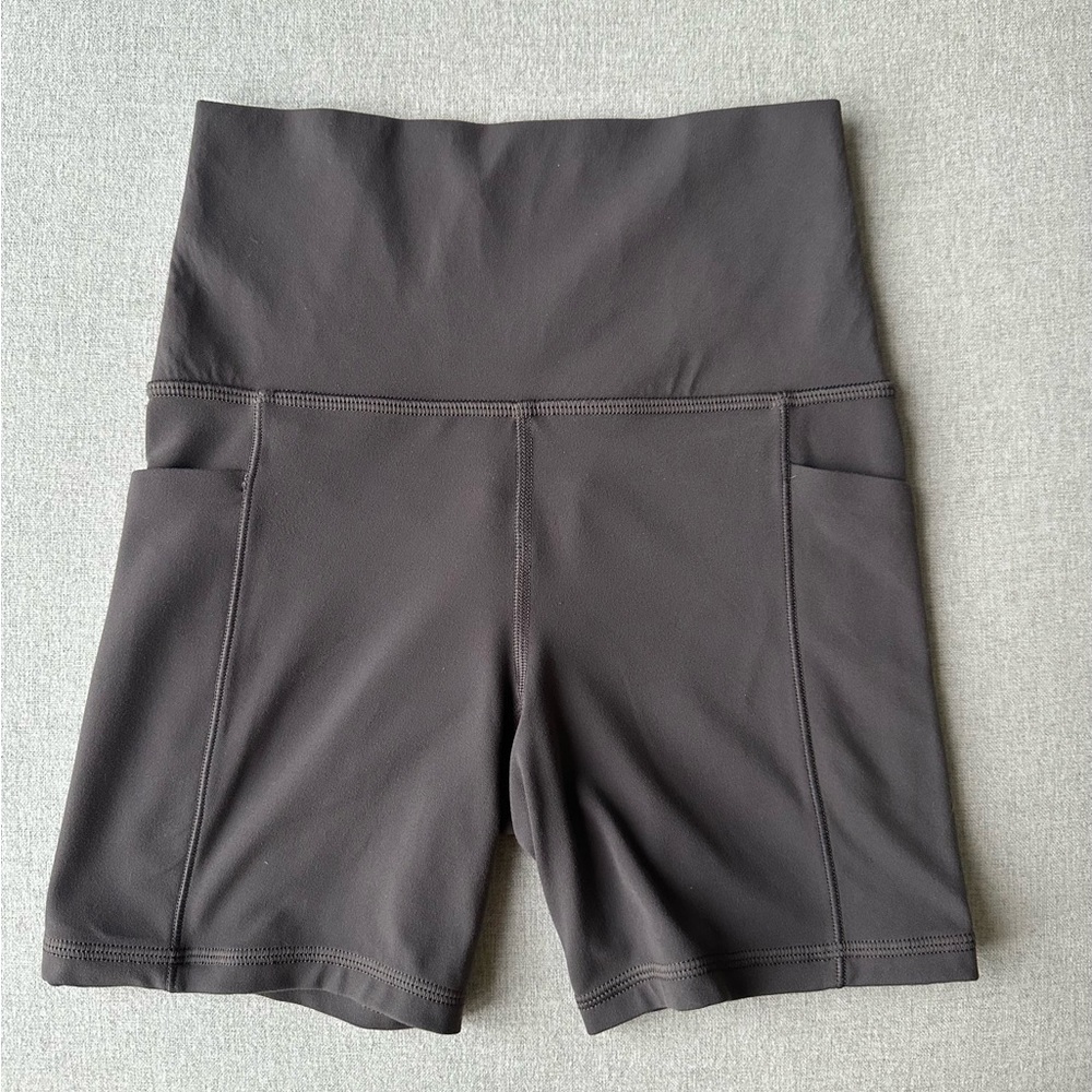 Athleta - Salutation Stash High Rise 5” Short